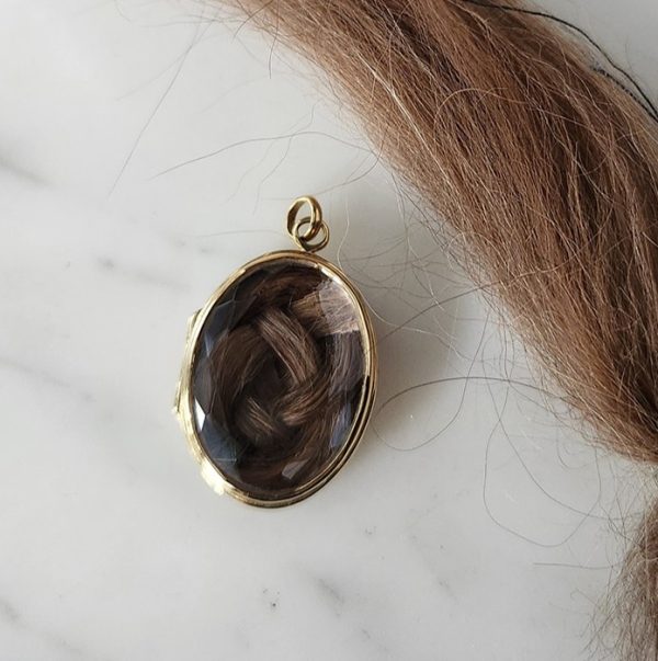 Classic Oval Locket Gold - Image 5